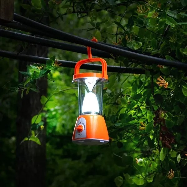 Lampada solare LED ricaricabile 710 lm 1600 mAh con powerbank 230V