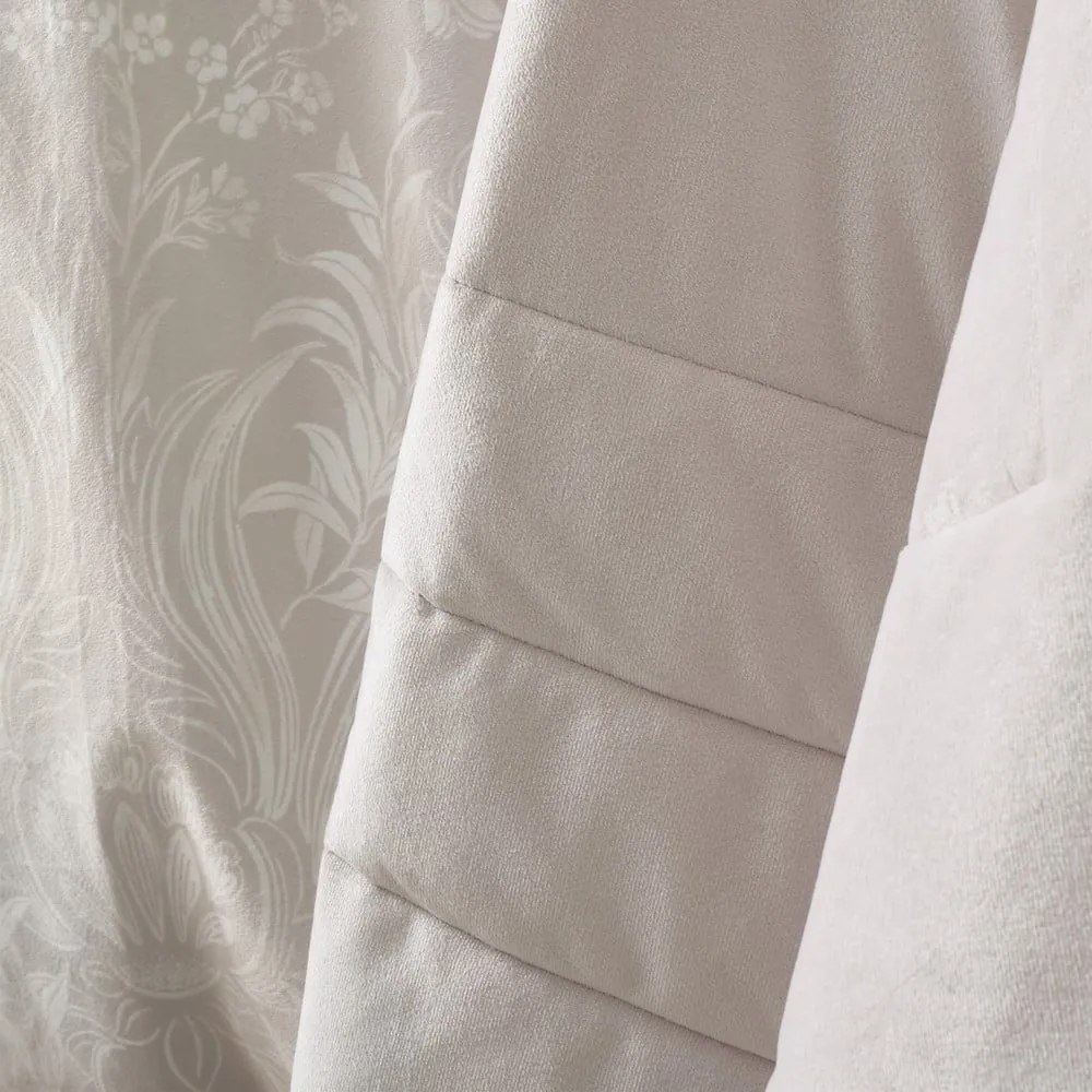 Copriletto color crema in velluto con rivestimento trapuntato 220x230 cm Bridgerton Regal Velvet – Catherine Lansfield