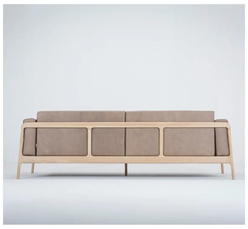 Divano in pelle di bufalo marrone chiaro con struttura in rovere massiccio , 240 cm Fawn - Gazzda