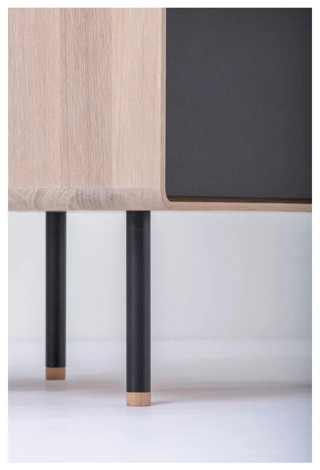 Cassettiera alta nera in legno di quercia con 3 cassetti 60x100 cm Fina - Gazzda