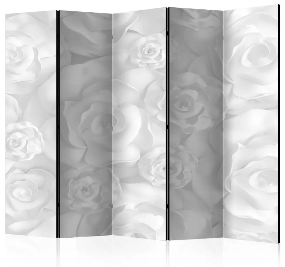 Paravento Fiori di gesso II (5-parti) - bouquet in bianco neve di rose delicate