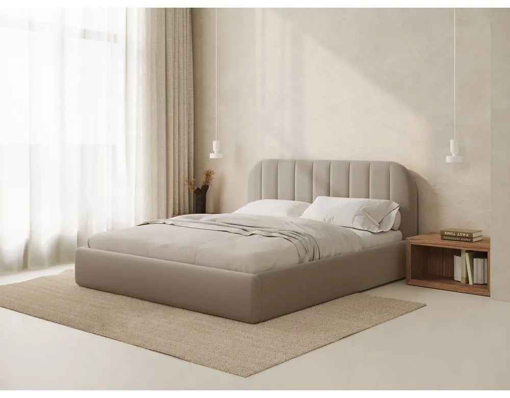 Letto matrimoniale imbottito marrone chiaro con contenitore con rete inclusa 160x200 cm Juno – Windsor &amp; Co Sofas