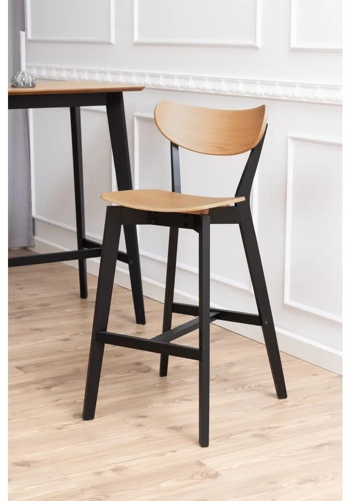 Sgabelli da bar in legno di gomma nero-naturale in set di 2 105 cm Roxby - Actona