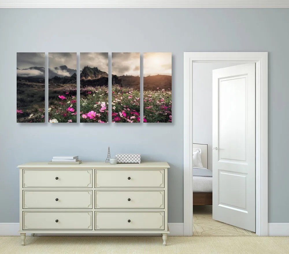 Quadri 5 pezzi – Prato di fiori in fiore