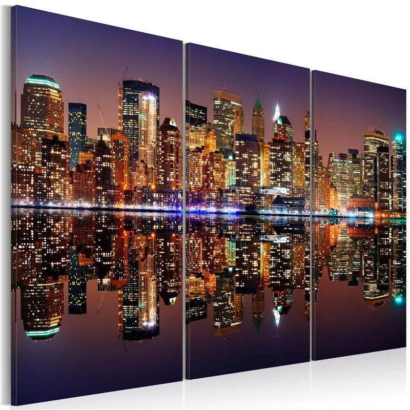 Quadro New York riflessa in uno specchio d'acqua  Colore blu navy, Dimensioni e Misure 60x40