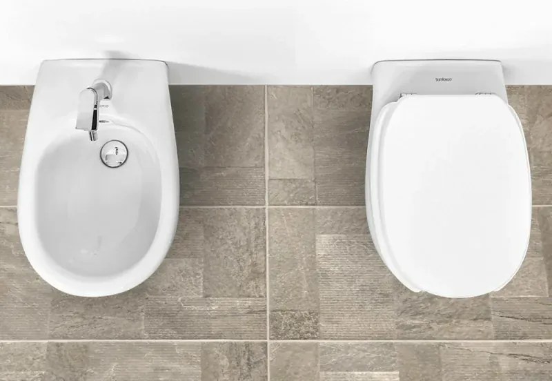 Coppia sanitari sospesi per disabili con apertura frontale e copriwc