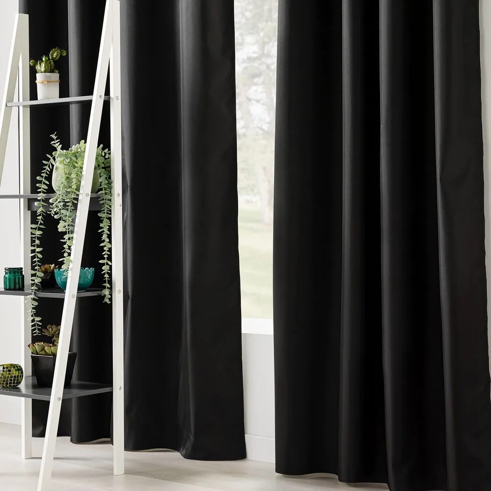 Tenda termoisolante nera 140x260 cm Icemount – douceur d'intérieur