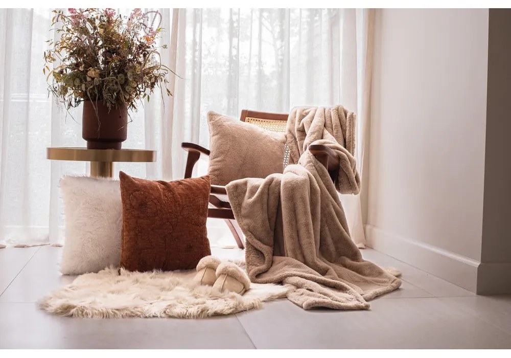 Coperta marrone in pelliccia finta 150x200 cm Ruby – Tiseco Home Studio