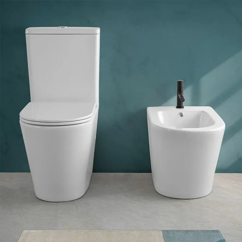 Wc filomuro monoblocco con tornado senza brida e sedile rallentato Klan