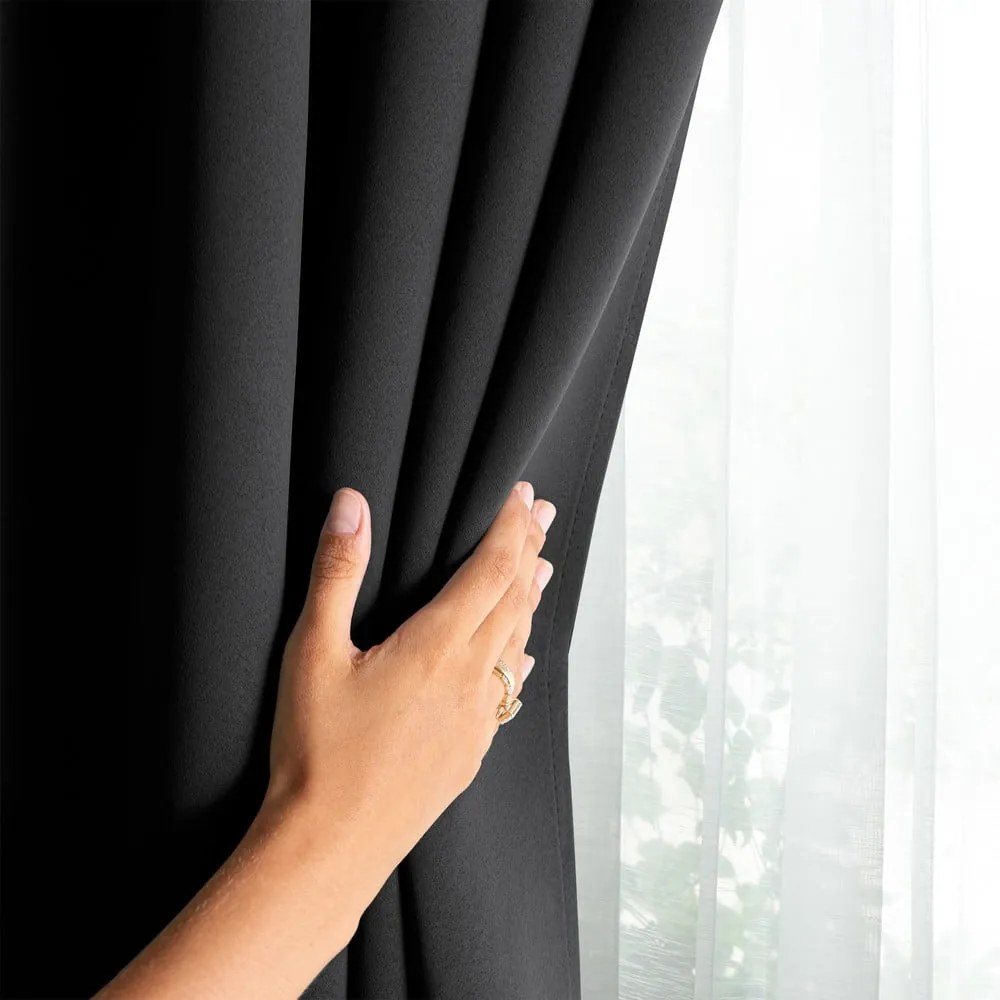 Tenda parzialmente oscurante nera 140x245 cm Kierra – Restilo