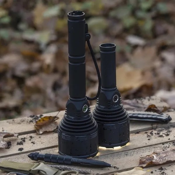 Torcia ricaricabile LED Dimmable LED/30W/5V IPX7 3000 shiny 4200 mAh