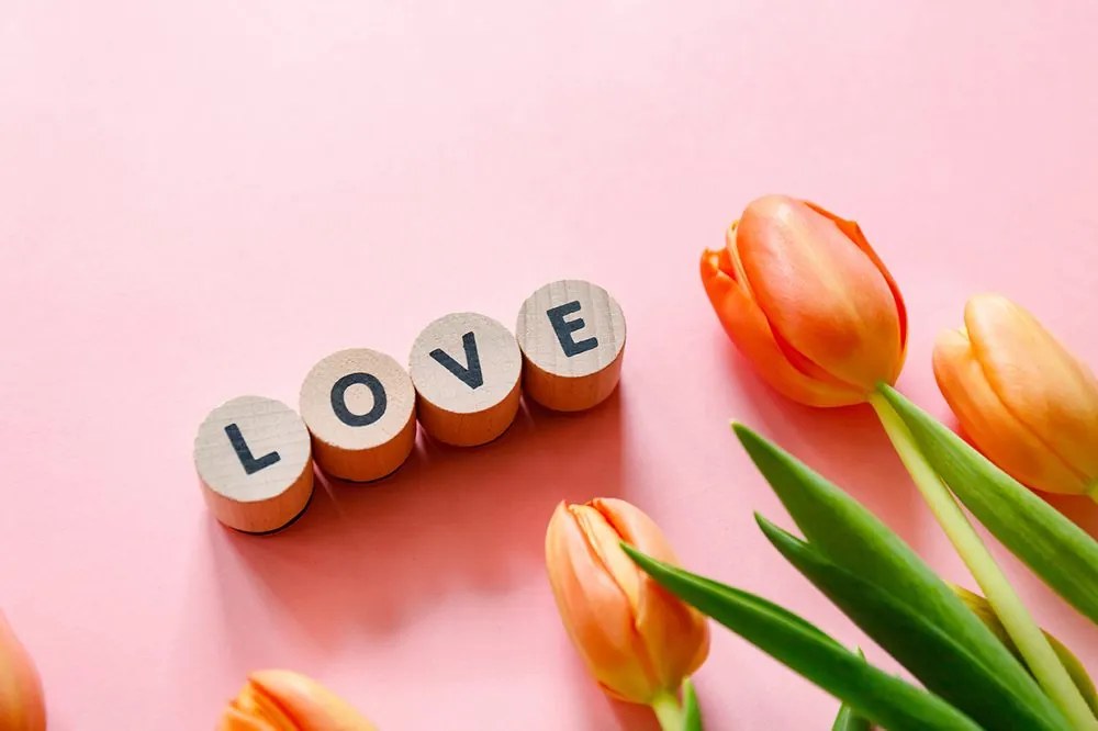 Carta da parati – Cubi con scritta Love
