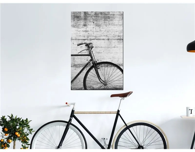 Quadro Bicycle And Concrete (1 Part) Vertical  Colore bianco e nero, Dimensioni e Misure 60x90