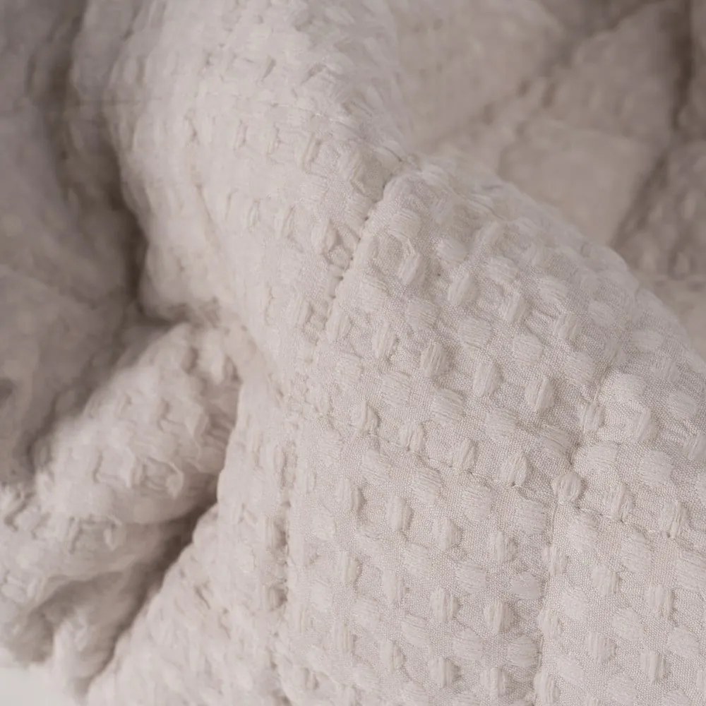 Copriletto beige con rivestimento trapuntato 240x260 cm – Ixia