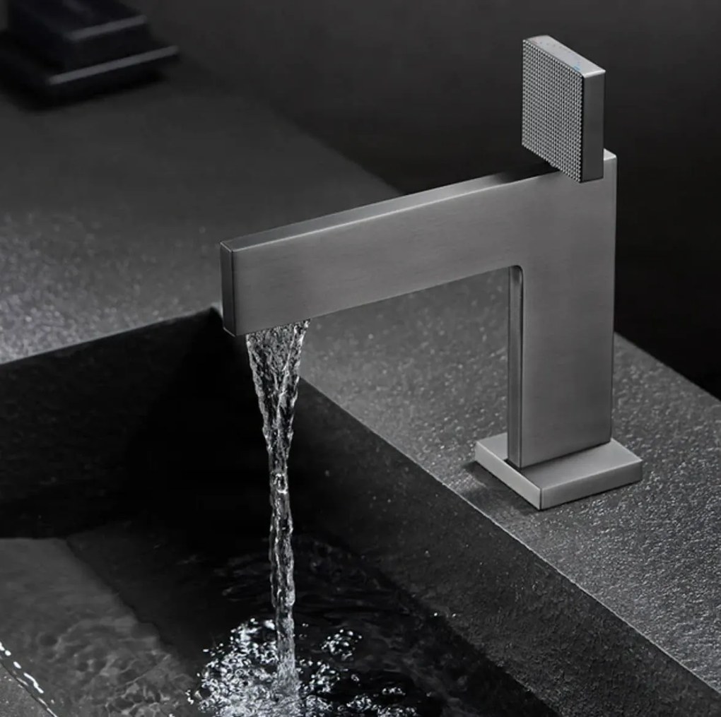Rubinetto da bagno ELITE EDITION BS1420 in ottone con getto a cascata, disponibile in più finiture — Nero
