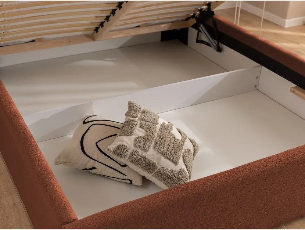 Letto matrimoniale imbottito color terracotta con contenitore con rete inclusa 200x200 cm Cille – Ropez