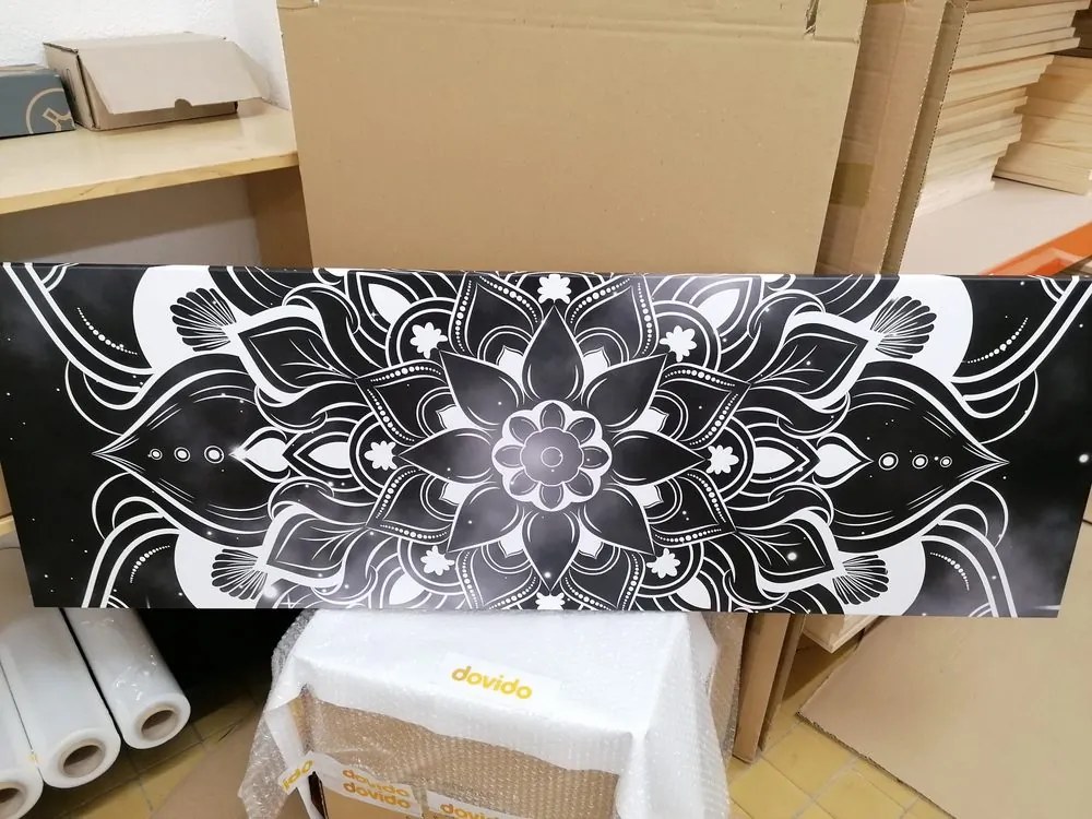 Quadro su tela – Mandala moderna con motivo orientale in bianco e nero