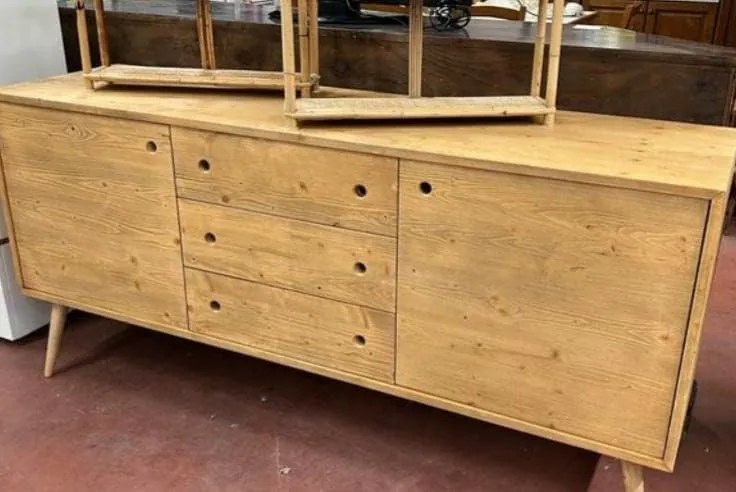 Credenza da 185 cm in legno abete spazzolato naturale