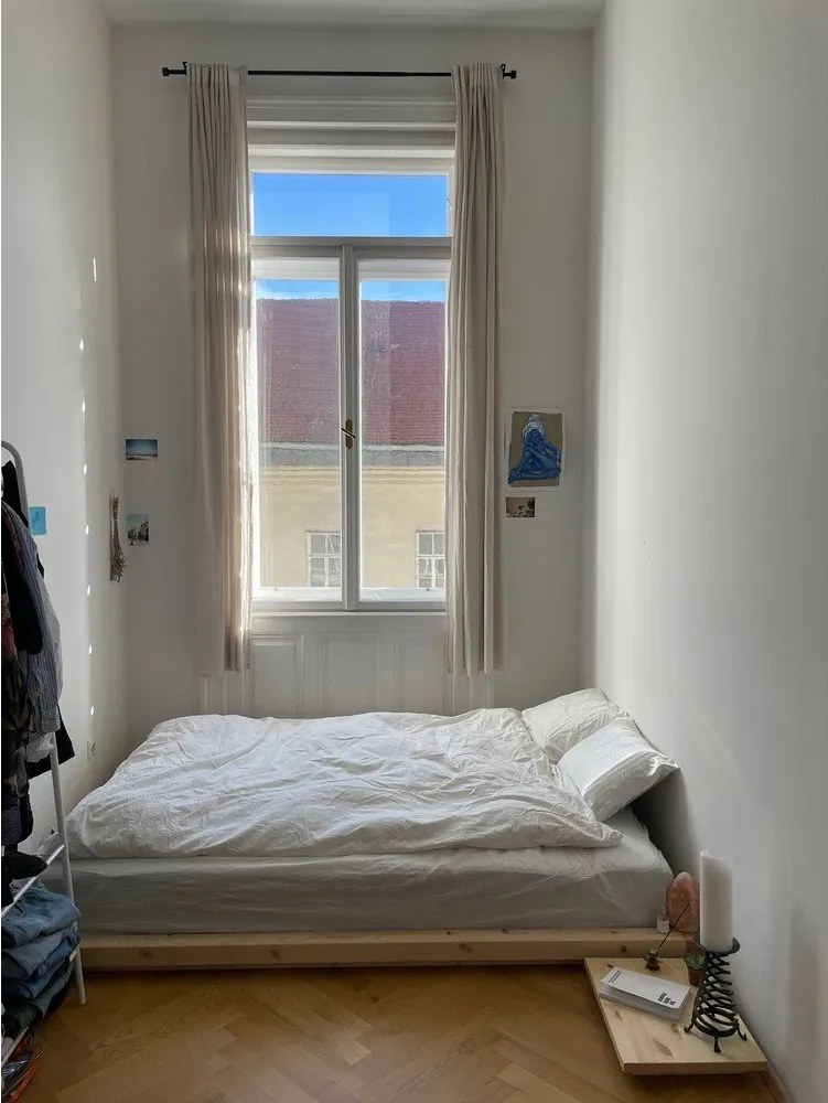 Letto singolo di colore naturale in pino massiccio senza testiera con rete inclusa 120x200 cm Dock – Karup