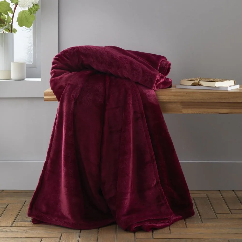 Coperta rossa in micropile 130x170 cm Raschel Velvet – Catherine Lansfield