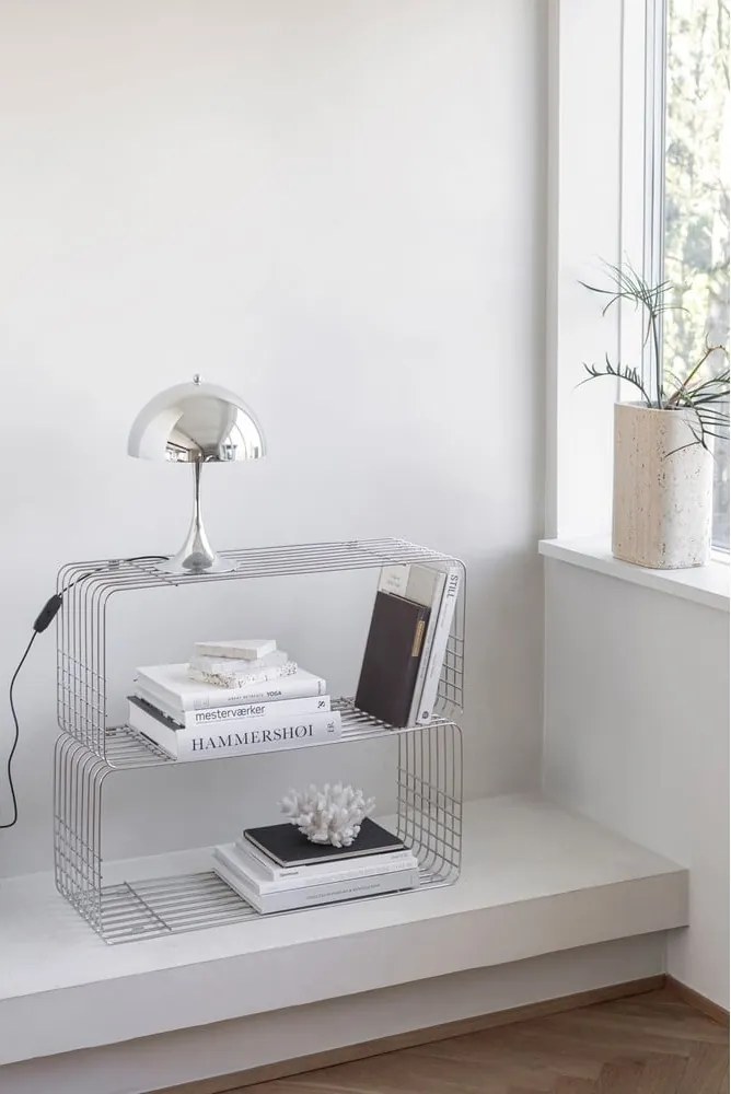 Libreria da parete color argento lucido in metallo 70x30 cm Wire – Mette Ditmer Denmark