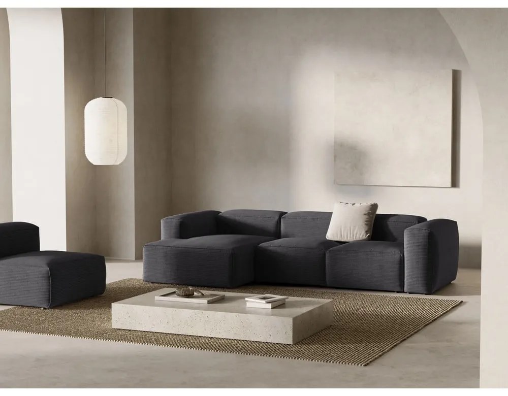 Divano angolare grigio scuro (con penisola a sinistra/con chaise lounge) con rivestimento in velluto a coste Bergamo – Cosmopolitan Design