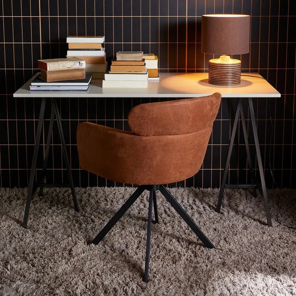 Sedia da pranzo marrone cognac in imbottito con braccioli Fenne – WOOOD