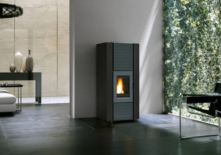 Palazzetti Martina Idro Lux 15 Stufa ermetica A Pellet  ad acqua Ecofire in acciaio nero