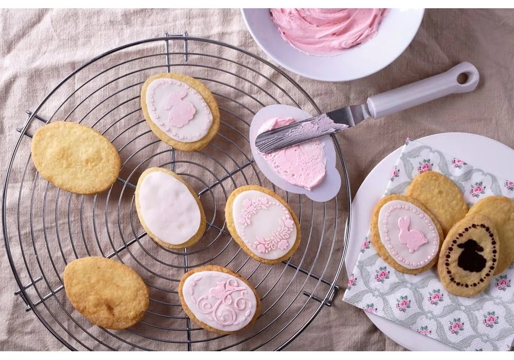 Set di punzoni pasquali e 4 stampini decorativi - Dr. Oetker