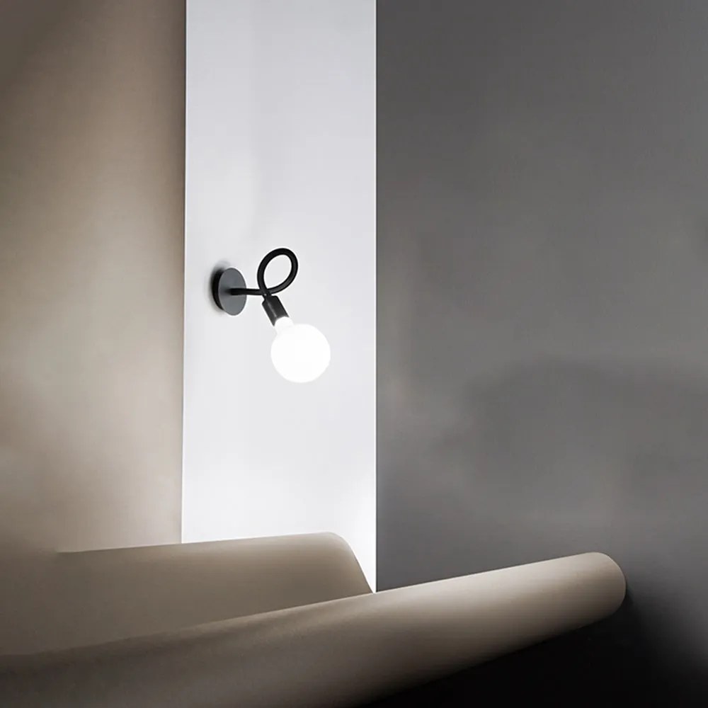 Perenz Bulbo Applique orientabile in metallo e gomma disponibili a 1 luce, 3 luce e 5 luci