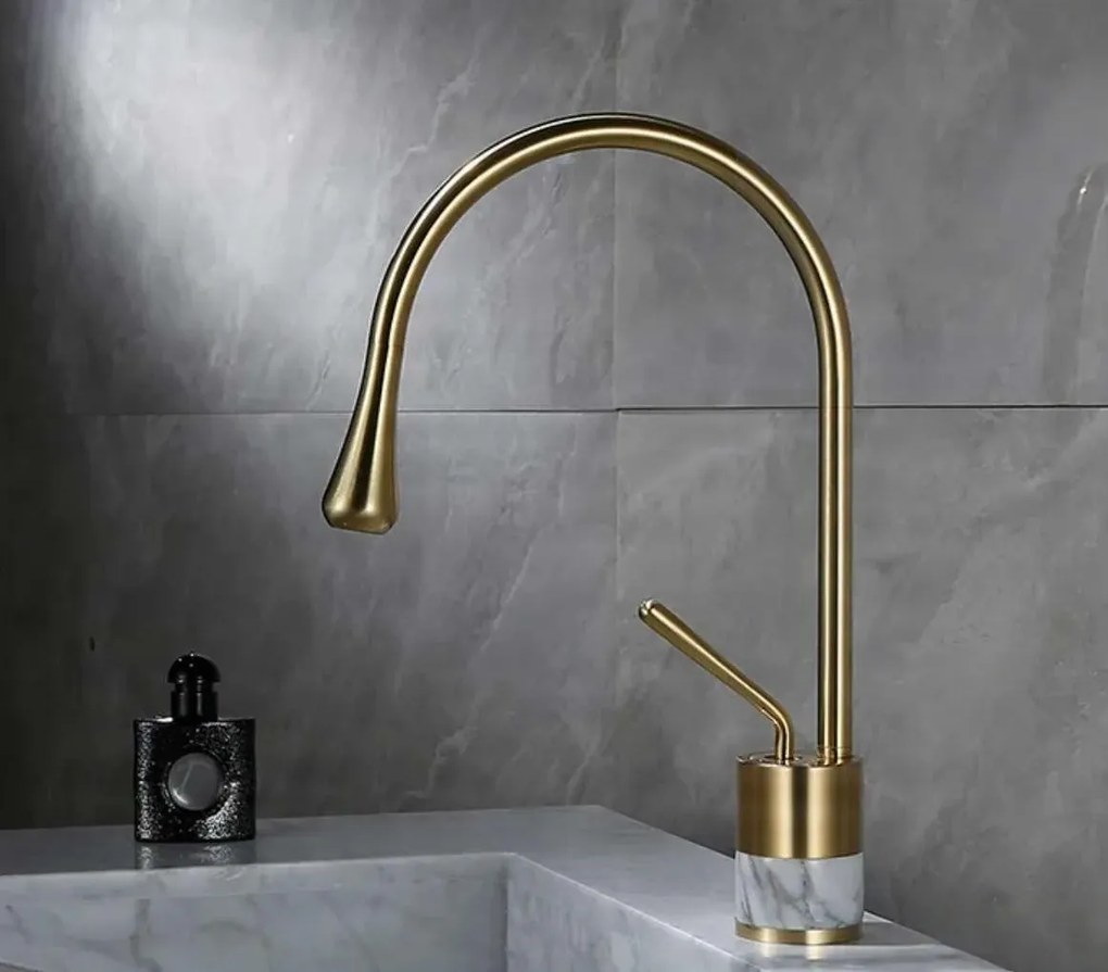 Miscelatore per lavabo EYN BF0954 da piano in ottone con bocca girevole, in più finiture tra cui oro spazzolato — Oro spazzolato - marmo nero — 48 cm