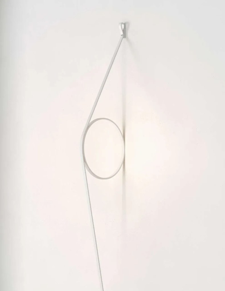 Flos Wirering Lampada da parete H.208 cm a luce indiretta con dimmer e Cavo bianco/Anello bianco