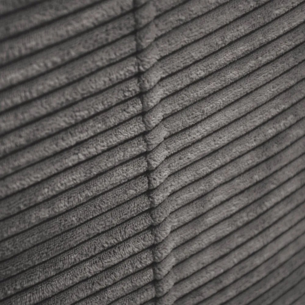 Puof a sacco nero con rivestimento in velluto a coste Om 110 – SLOWDOWN