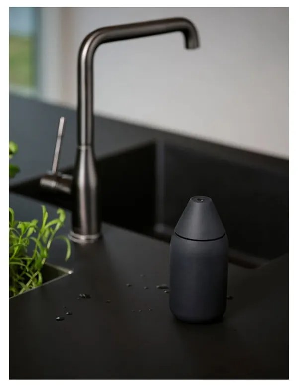 Dispenser per sapone nero in silicone 300 ml Singles – Zone