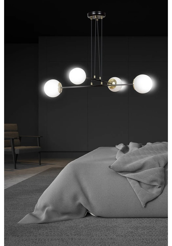Lampadario Moderno 4 Luci Tsukuyomi In Acciaio Nero E Oro E Vetro A Sfera Opale