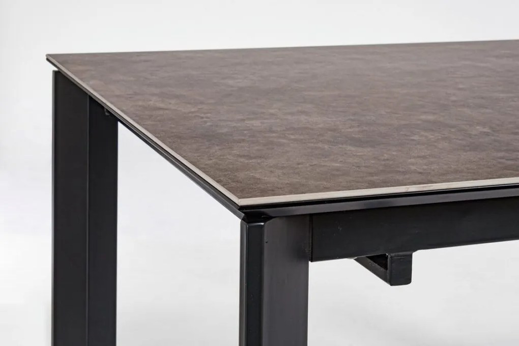 Tavolo BRIVA in acciaio nero e piano in ceramica marrone, allungabile 160&#215;90 cm &#8211; 220&#215;90 cm