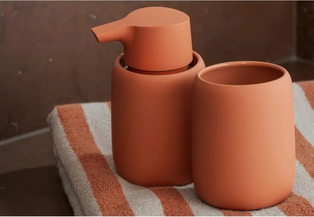 Asciugamano tipo terry arancione/beige in cotone organico 70x140 cm Arto – Blomus