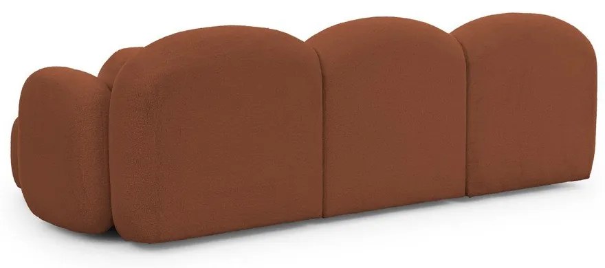 Divano angolare color terracotta (con penisola a destra/con chaise lounge) con rivestimento in bouclé Orbit – Ropez