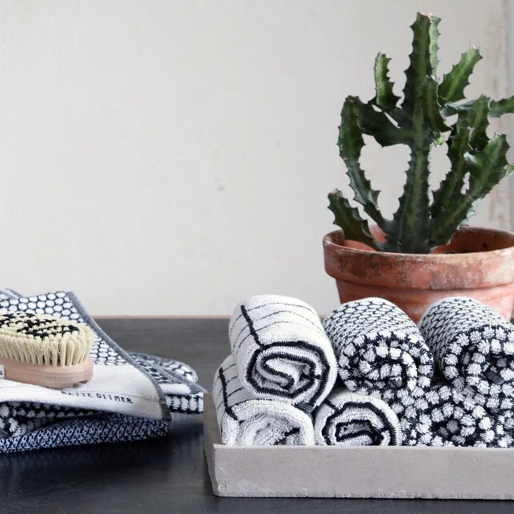 Set di 2 asciugamani in cotone bianco e nero 40x60 cm Grid - Mette Ditmer Denmark