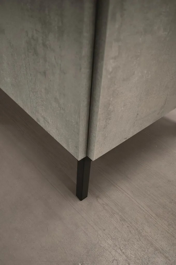 Credenza PIETRASANTA in legno, finitura in grigio cemento, piano effetto marmo statuario, 200&#215;50 cm