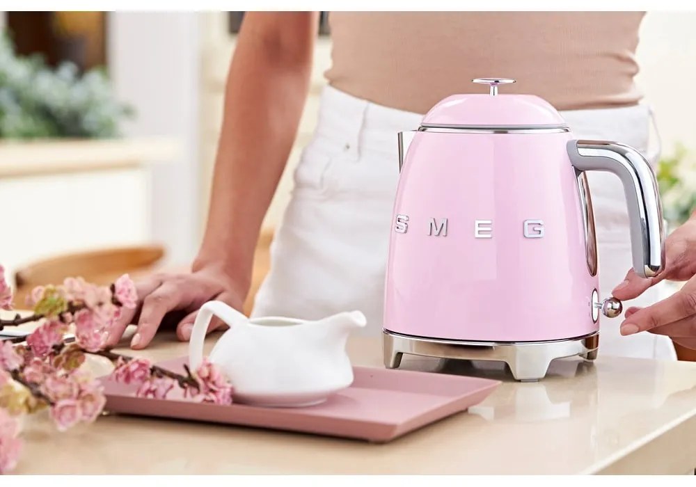 Teiera rosa in acciaio inox 800 ml Retro Style - SMEG