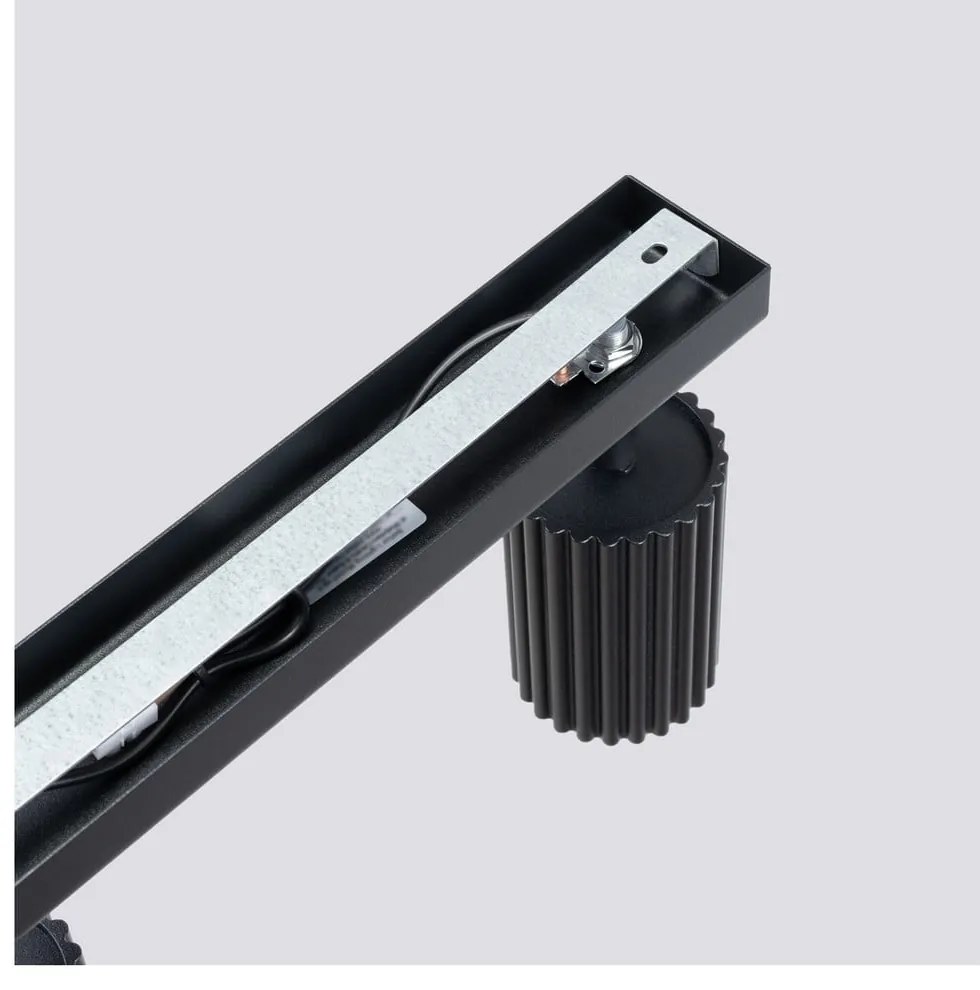 Faretto nero 6,5x117 cm Gleam – Sollux