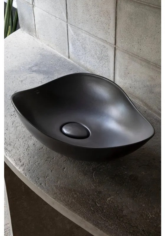 Lavabo da appoggio irregolare in ceramica H 8.7 x L 55 cm nero