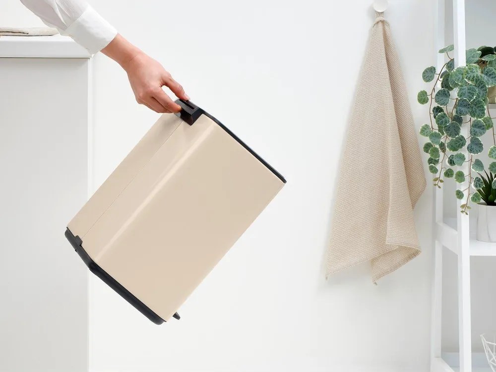 Cestino per la spazzatura beige in acciaio con pedale 12 l Bo – Brabantia