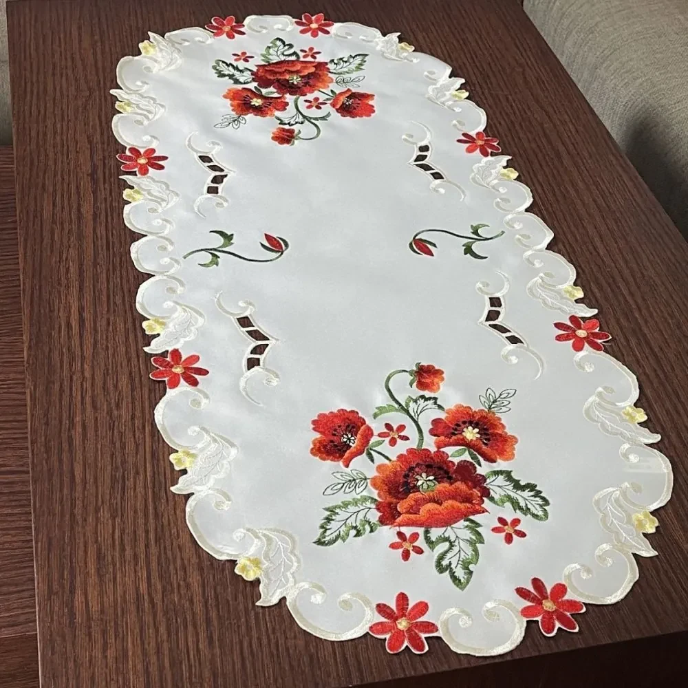 Tovaglia ovale bianca decorata con pizzo Larghezza: 60 cm