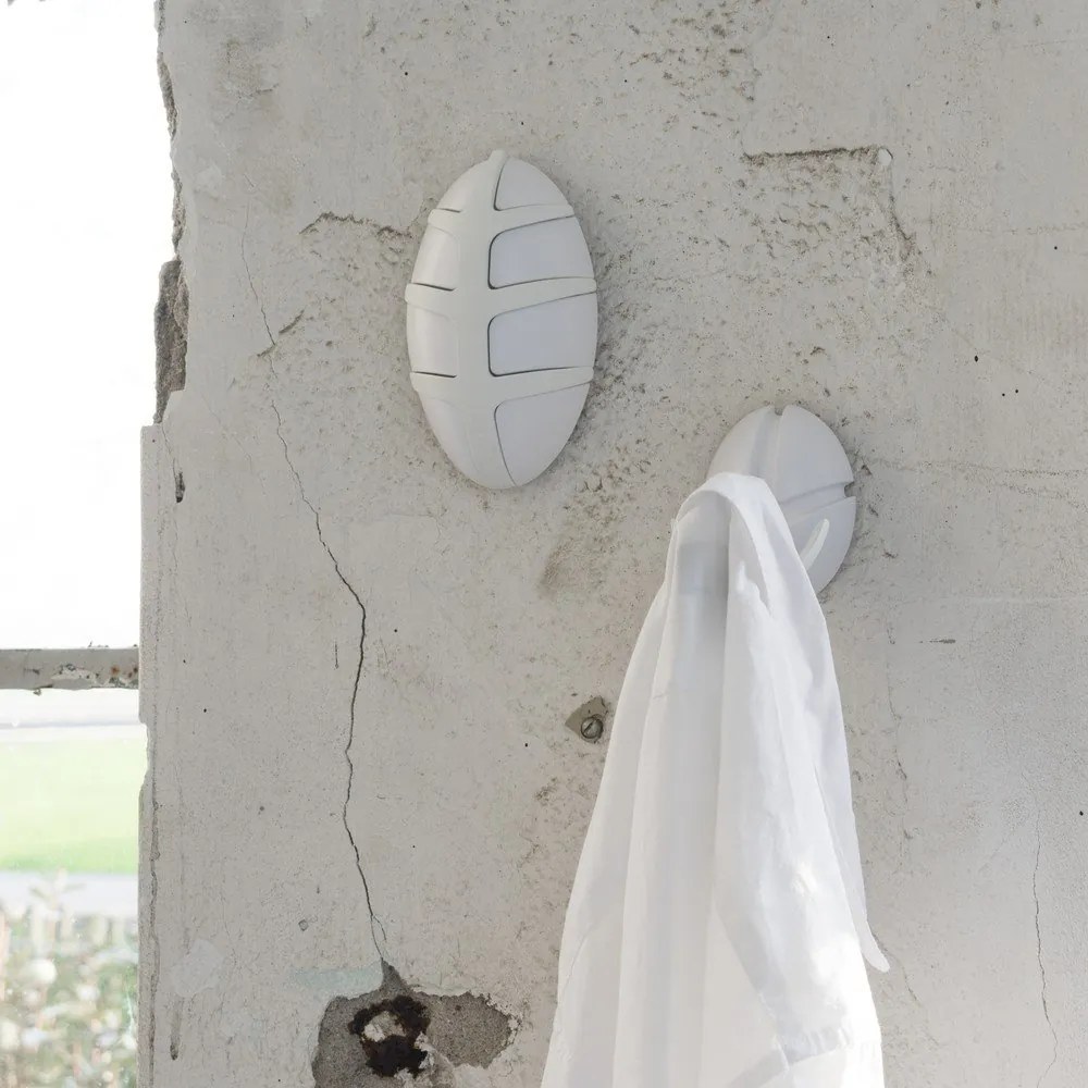 Gancio da parete bianco in plastica Bug – Spinder Design