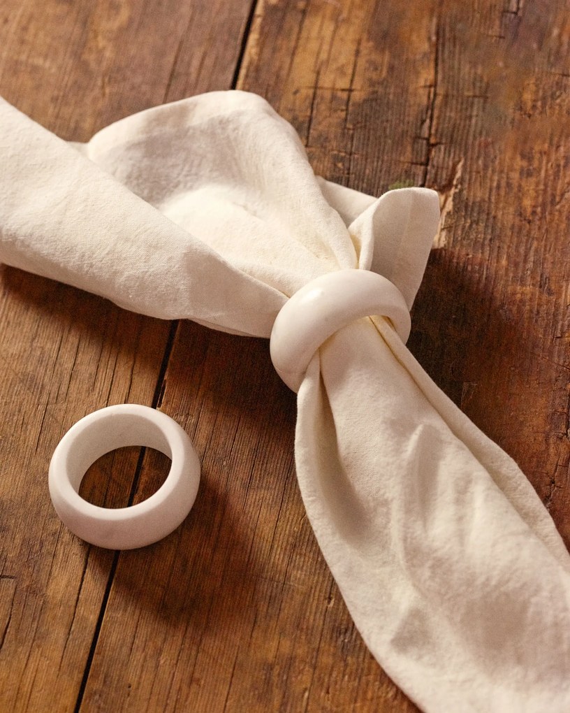 Kave Home - Set Cinderella di 2 portatovaglioli ad anello in marmo bianco