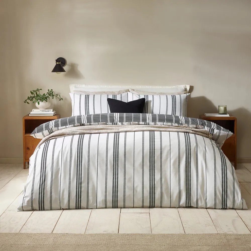 Set copripiumino e federa bianco e nero per letto matrimoniale 3 pezzi 200x200 cm Harbour Stripe – Catherine Lansfield