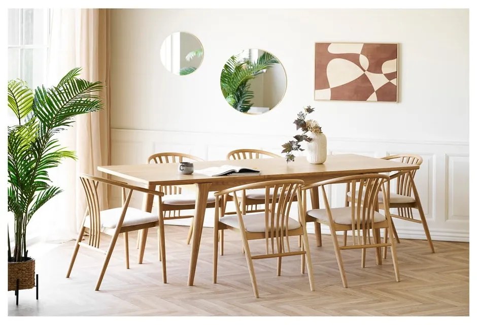 Sedia da pranzo di colore naturale in rovere massiccio con braccioli Agustin – House Nordic