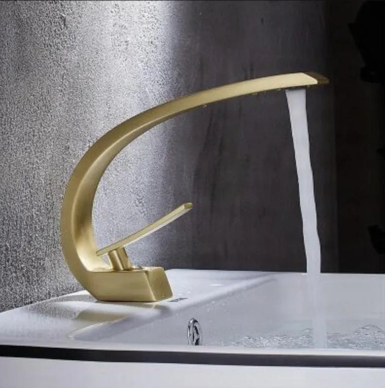 GB1424-zs: Rubinetto per lavabo EYN GB1424 con LED in più finiture, tra cui oro e nero opaco — Oro